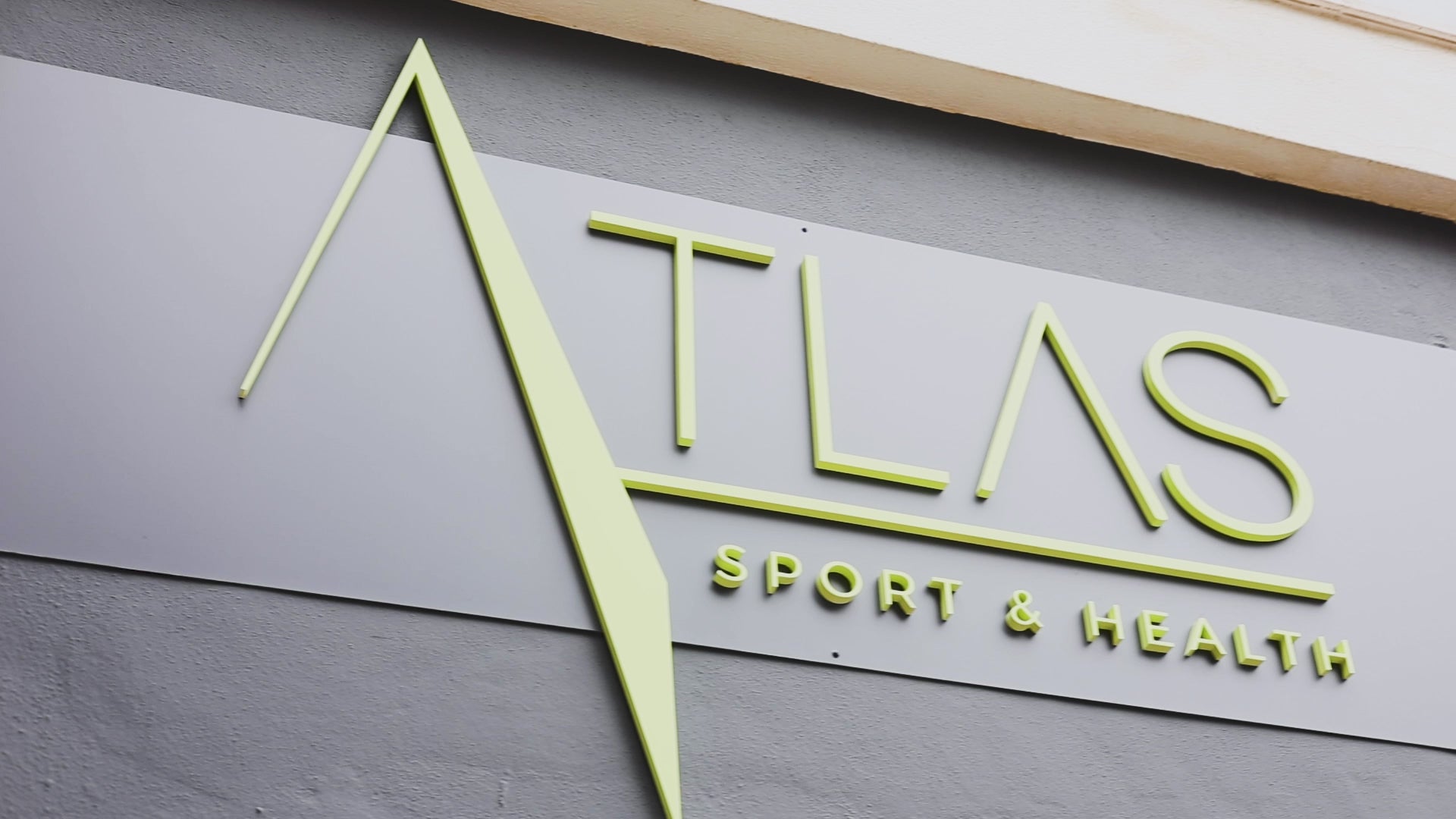 Cargar video: Atlas Sport &amp; Health Marbella